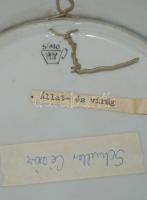 Simó Ágoston (1925-2011): Élővilág. Egyedi mintázatú, kézzel festett, jelzett dísztányér / 
Hand pai...