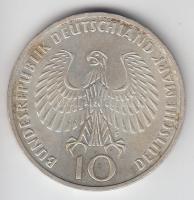 NSZK 1972F 10M Ag "Olimpia-München / Láng" T:2
GFR 1972F 10 Mark Ag "Olymics Munich /...