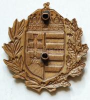 ~1940. Magyar címert ábrázoló Br sapkajelvény T:2