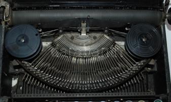 cca 1940 Wanderer Werke Continental írógép eredeti dobozában magyar billentyűzettel / 
Vintage typew...