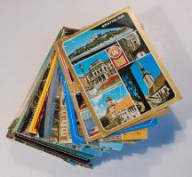 89 db modern, külföldi városképes lap
