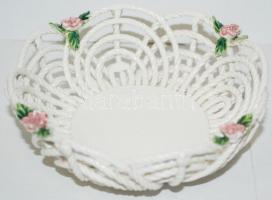 Manises fonott porcelán kosárka kézzel festett virágokkal díszítve, hibátlan állapotban / 
Little po...
