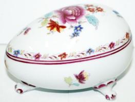 Kézzel festett tojás alakú Nanking bouquet-mintás jelzett Herendi porcelán bonbonier hibátlan állapotban / Handpainted Herendi porcelain bonbonniere in flawless condition, 12x8x7cm