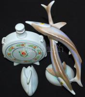 3db Hollóházi porcelán állatfigura és egy matricás, Győr látképével díszített porcelán kulacs / 
Hol...