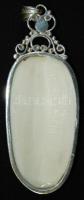 Kézzel faragott csontmedál ezüst (Ag) keretben türkizzel / 
Hand carved bone medallion with turquois...