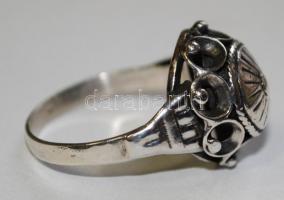 Ezüst (Ag) gyűrű / 
Silver ring, size: 56, 3,05gr