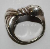 Masni fazonú ezüst (Ag) gyűrű / 
Silver ring shaping a ribbon bow, size: 52, 9,25gr