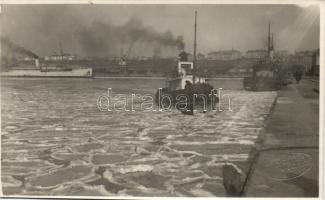 Icebreaker ship, Constanta, photo