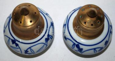 Porcelán és réz só-, illetve borstartó / 
Porcelain and brass salts, 8cm