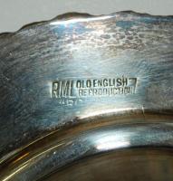 Szőlőindákkal díszített ezüstözött vajtartó / 
Silver plated butter dish, 21x16x10cm