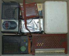 Rádiós tétel: 7db régi táskarádió bőrtokostul /  Vintage portable radios with leather case