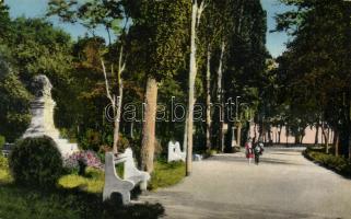 Balatonalmádi sétány, Rákóczi-szobor