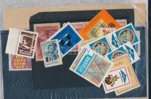 8 klf Honvédkarácsony levélzáró emléklap-darabon + 29 db nagyrészt modern levélzáró, segélybélyeg