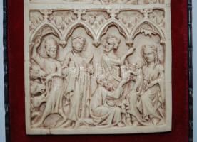 Bibliai jeleneteket ábrázoló dombormű, múzeumi replika