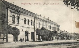 Nagykároly Deák square, Hotel Royal