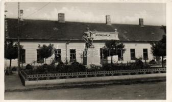 Kondoros Községháza