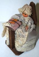 Belga szuvenír baba brüsszeli csipkével / 
Belgian souvenir puppet with Brussels lace, 14x8x8cm