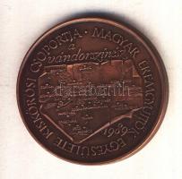 Fritz Mihály (1947-) 1989. "MÉE - Kiskőrösi csopoprtja / Petőfi útja sorozat IV." Br emlék...