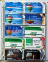 Nagy telefonkártya, szállodai kulcskártya, mobil feltöltőkártya gyűjtemény. kb 100 db magyar és külföldi telefonkártya, + kb 250 egyéb kártya igényes gyűrűs berakóban./ Collection of foreign phonecards, in quality album