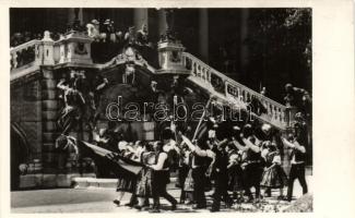1937 III. Viktor Emánuel olasz király látogatása Budapesten, díszmenet megtekintése Horthy kormányzóval / Victor Emanuele of Italy visiting Budapest