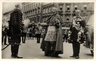 1938 Budapest Szent Év; Eugenio Pacelli bíboros (a későbbi XII. Piusz pápa) és Horthy kormányzó