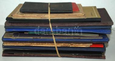 30 darab bizonyítvány és igazolvány, főleg az 1950-es 60-as évekből