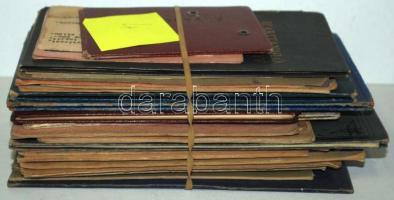 30 darab bizonyítvány és igazolvány, főleg az 1950-es 60-as évekből