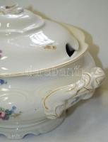 KPM sorszámozott porcelán leveses tál, jelzett, hajszálrepeséssel és a tetején sérüléssel, 34x16x20c...