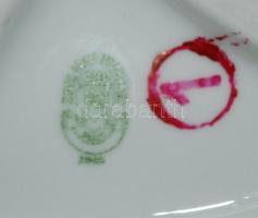 Porcelán tétel 2 db: Zsolnay kínálótálka, Bodrogkeresztúr áttört kosár, jelzettek, hibátlanok, h:19 ...