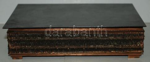 Zenélő, zsűrizett iparművész rézdoboz fa betéttel/
Individually designed copper box with wooden cont...