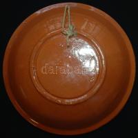 Karcagi fali virágos dísztányér, kézzel festett, jelzett, apró lepattanás a szélén, d:32 cm