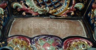 Díszkanapé, varrótű tartó párnával, jelzett Fischer Ignác Budapest, 1880 körül, kézzel festett arany...