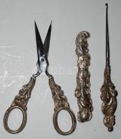 Ezüst (Ag) varró- és horgolókészlet gazdag növényi díszítéssel: olló, horgolótű, tű tokban /  Silver sewing and crocheting tools, br: 23,3gr