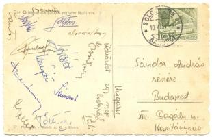 1954. júni. 10. A svájci világbajnokságra nagy reményekkel készülő Aranycsapat tagjainak aláírása néhány nappal a játékok kezdete előtt hazaküldött képeslapon /  Signatures of the members of the Golden Team on a postcard sent from Switzerland before the famous World Championship