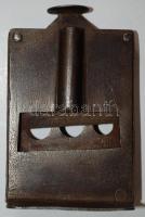 Asztalra erősíthető régi fém szivarvágó / 
Vintage table cigar cutter, 8,5x5,5cm