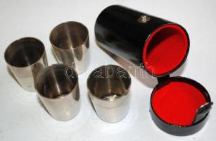 4 személyes fém úti kupicakészlet bőrtokban /  Metal shot glasses in leather case