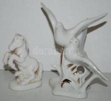 2db jelzés nélküli porcelán figura: ágaskodó ló, gerlepár /  Porcelain figures, 9x6cm, 13x14x10cm