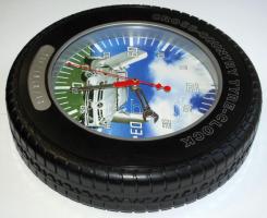 Autós fali óra, újszerű állapotban, d:32 cm