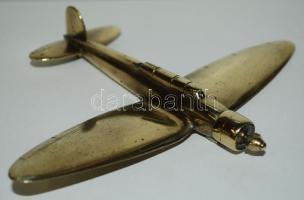 Kézzel készített réz repülőgép modell, sérült, h:14 cm, sz:18 cm