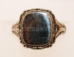 Ezüst pecsétgyűrű, jelzett, s:3 gr