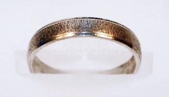 Ezüst karikagyűrű, jelzett, s:2 gr