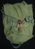 2db "szimatszatyor", az egyiken Földes "Hobo" László aláírása