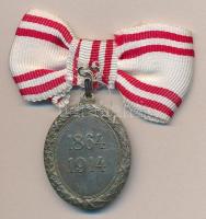 1914. "Vörös Kereszt Ezüst Díszérme hadidíszítménnyel" női csokorszalagon, fülben nemesfém...
