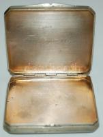 Art-deco ezüst cigarettatartó, jelzett, belül "Fiume, agosto 1934" felirattal, 7×6 cm s:53...