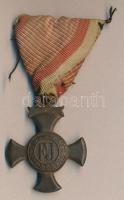 1916. Vas Érdemkereszt a Vitézségi érem mellszalagjával T:2- 1916. Iron Cross of Merit on wartime ribbon C:VF