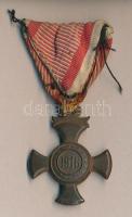 1916. Vas Érdemkereszt a Vitézségi érem mellszalagjával T:2-
1916. Iron Cross of Merit on wartime ri...