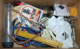 Cipős doboznyi vegyes bolha tétel: képtartók, üres fotóalbum, zseblámpa, zsebnagyító, fali fogas, ku...