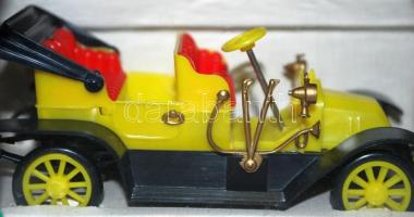 Praga Charon Faeton 1907 típusú Igra csehszlovák műanyag autómodell eredeti dobozában / 
Czechoslova...