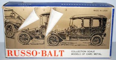 Russo-Balt fém autómodell eredeti dobozában / 
Metal model car in original box, 14x7x4cm