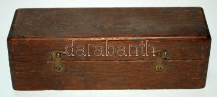 Régi felcsavarozható réz vízmérték fa dobozában / 
Vintage brass bull's eye spirit level in ori...